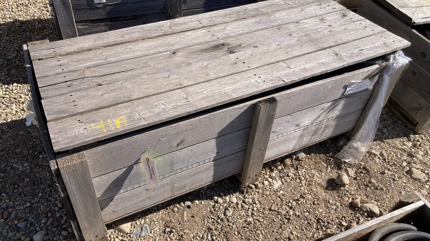 Crate with Wind Screen Parts