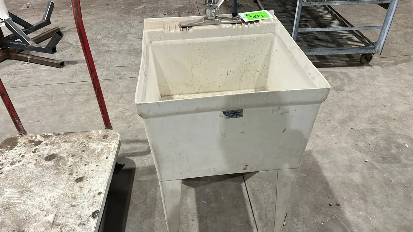 Poly Shop Sink with Tap