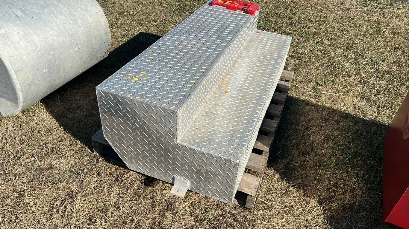 24" x 16" x 52" L Shaped Aluminum Checker Plate Slip Tank
