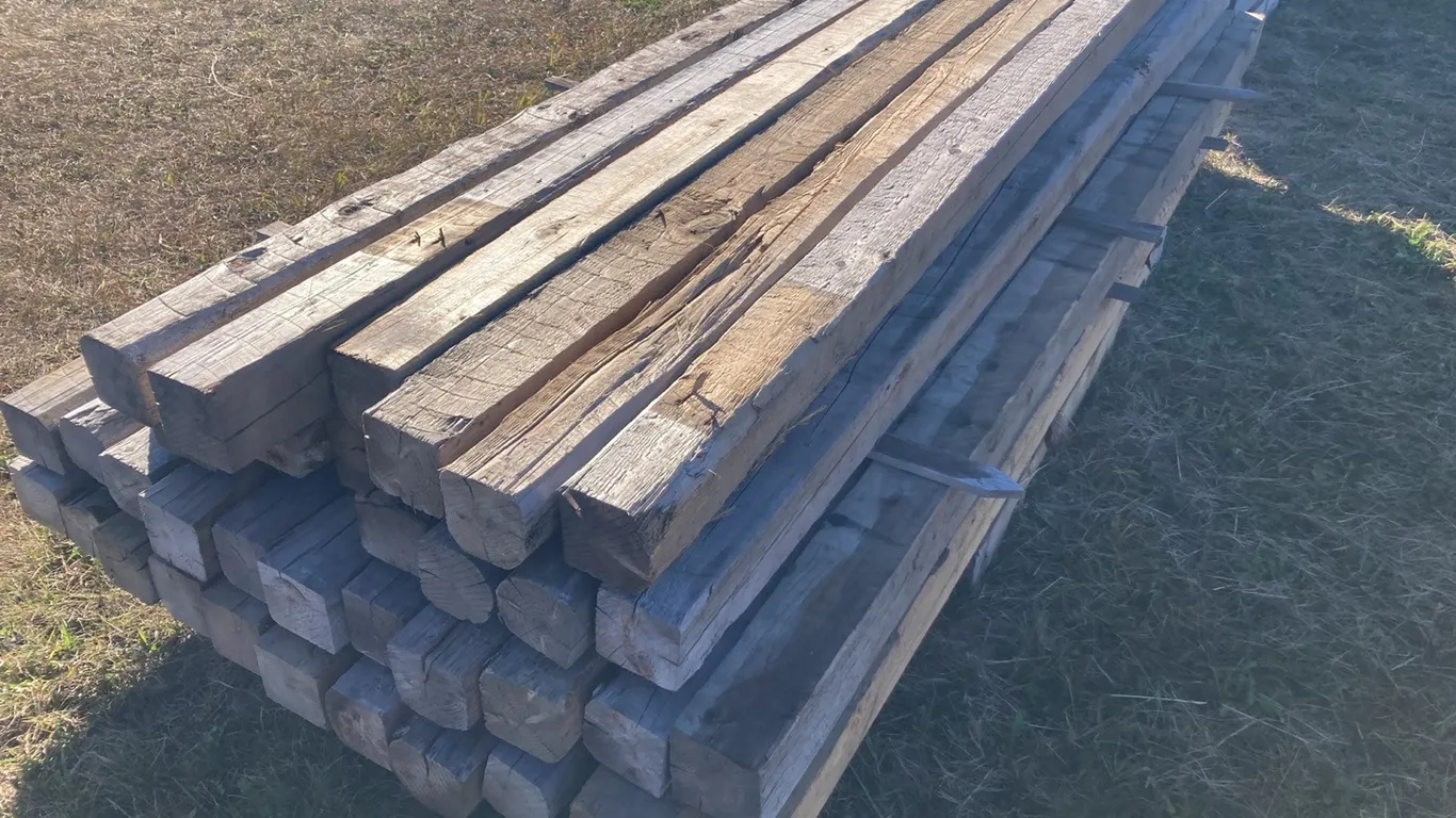 Approx (36) 4" x 4" x 8' Spruce Posts