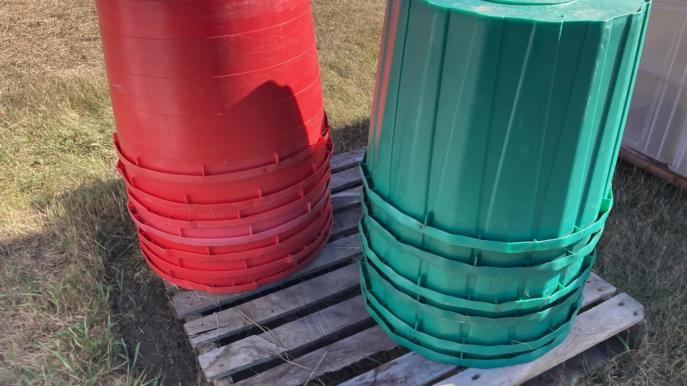 (13) Poly Tubs