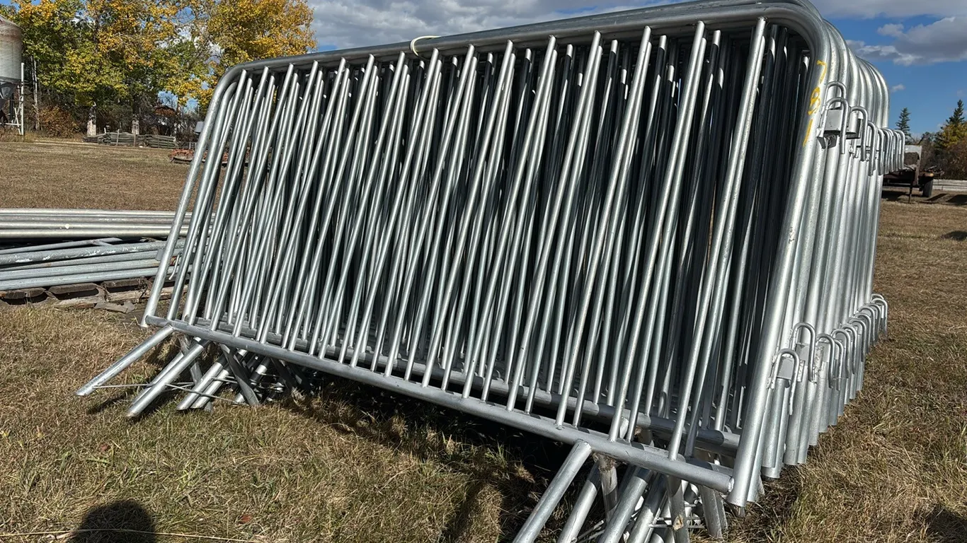 Approx. (25) 80" x 4' Galvanized Interlock Crowd Barricades