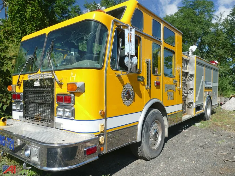 (#14) 1995 Spartan Gladiator Pumper Truck