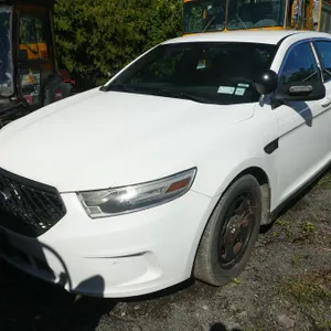 (#15)   2013 Ford Taurus Sedan/Police Vehicle