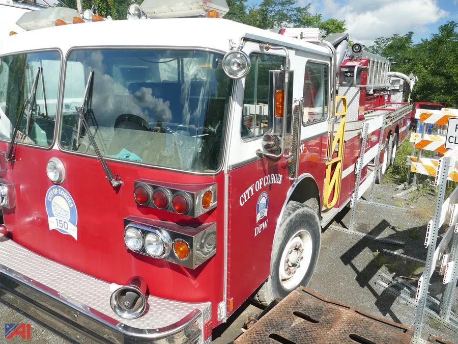 (#20-17) 1986 Sutphen Ladder Truck