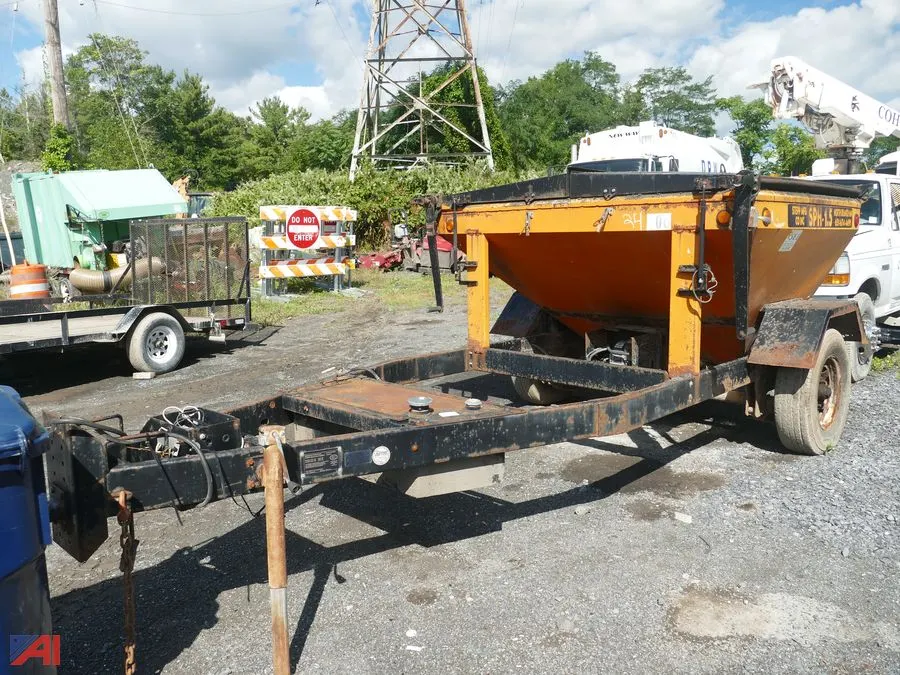 (#24) 2010 Stepp SPH-1.5 Trailer Mounted Asphalt Hot Box