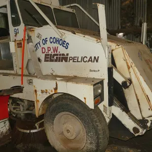 (#26-91) 1994 Elgin Pelican Series-P Street Sweeper