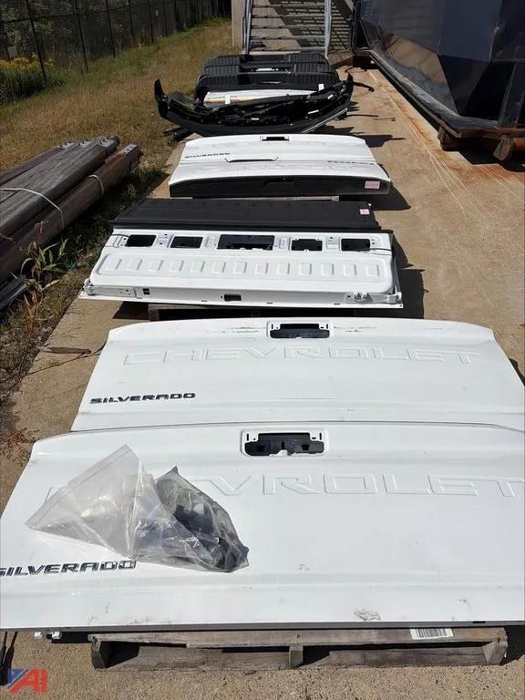 10 Silverado Truck Tailgates/Fenders
