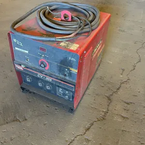 Lincoln Electric CV-305 Welder