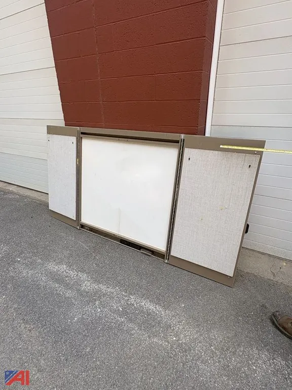 4 x 4 x 8 Office White/Cork Board