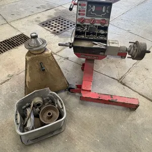 Snap-on Wheel Balancer