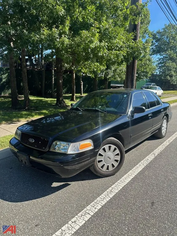 2006 Ford Crown Victoria Sedan/Police Vehicle