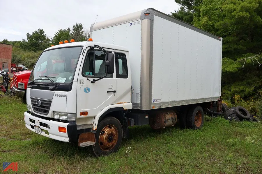2010 Nissan UD2300 16