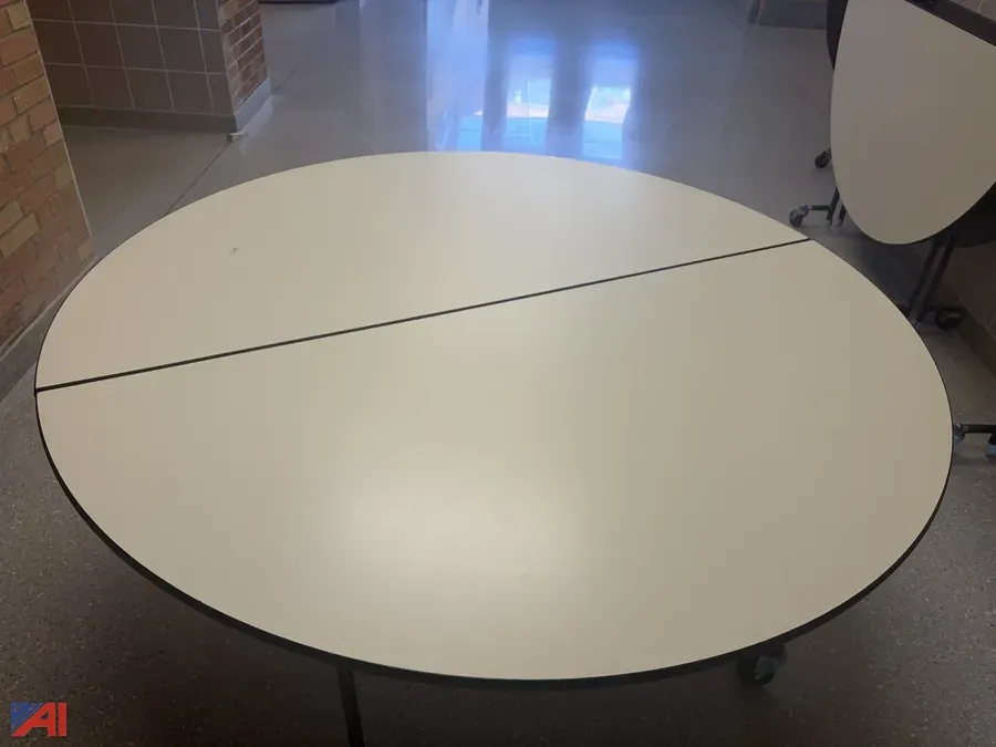 (6) 6' Diameter Folding Tables