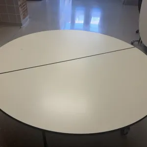 (6) 6' Diameter Folding Tables
