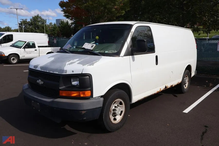 2009 Chevrolet Express Van (M804)
