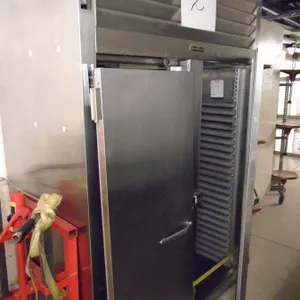 (1) Traulson Refrigerator