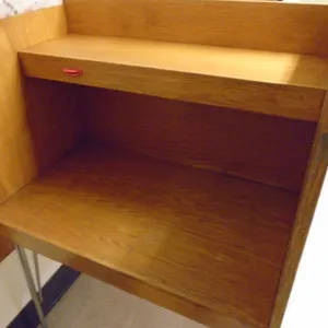 (1) Wooden Study Carrel