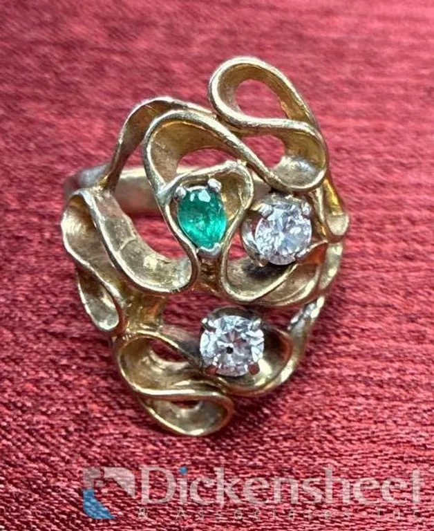 14K GOLD DIAMOND RING WITH EMERALD COLOR STONE