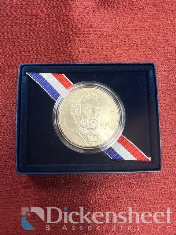 ABRAHAM LINCOLN COMMEMORATIVE SILVER DOLLAR 2009
