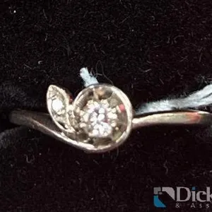 14K WHITE GOLD DIAMOND RING