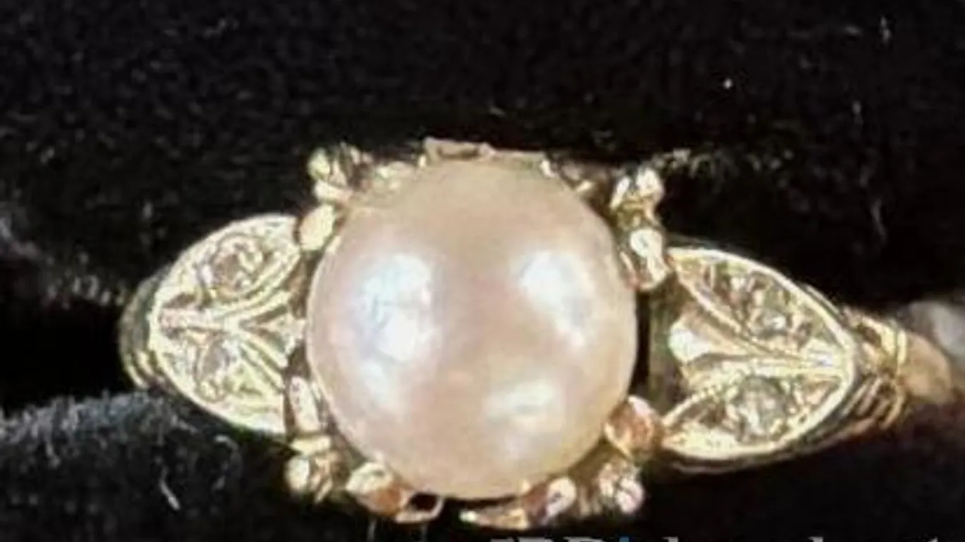 14K GOLD PEARL RING APPROXIMATELY 1.5 GRAMS