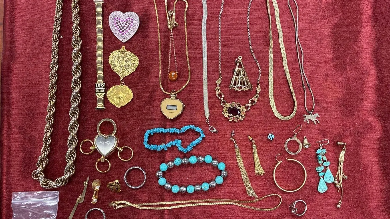 ESTATE JEWELRY ITEMS OFFERING