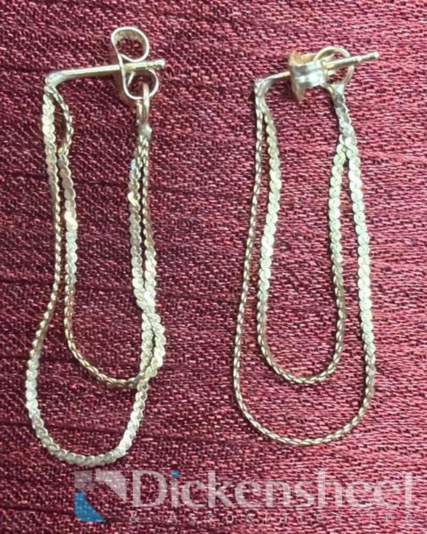 PAIR OF DANGLE 14KT GOLD EARRINGS