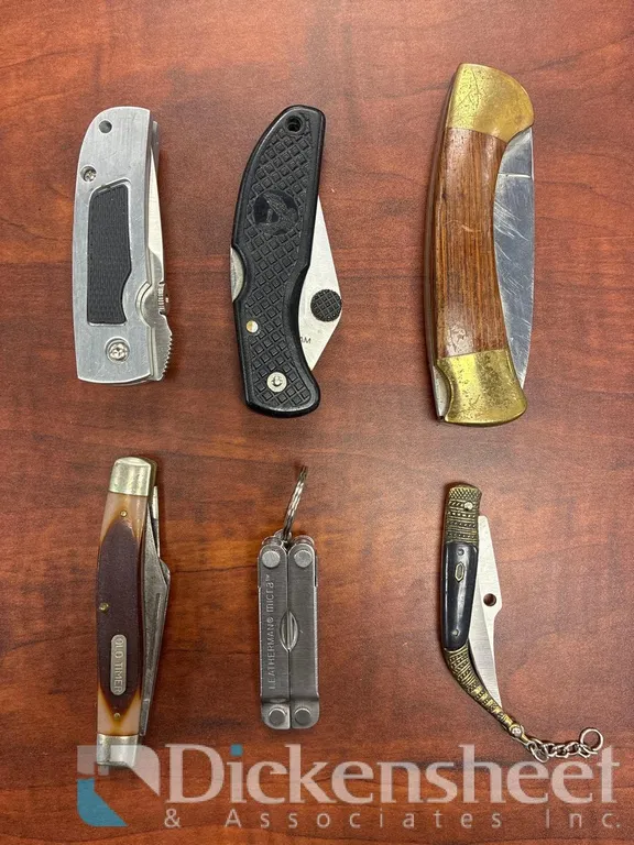 VARIETY OF POCKET KNIVES - QTY (6)