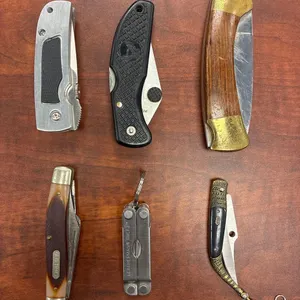 VARIETY OF POCKET KNIVES - QTY (6)