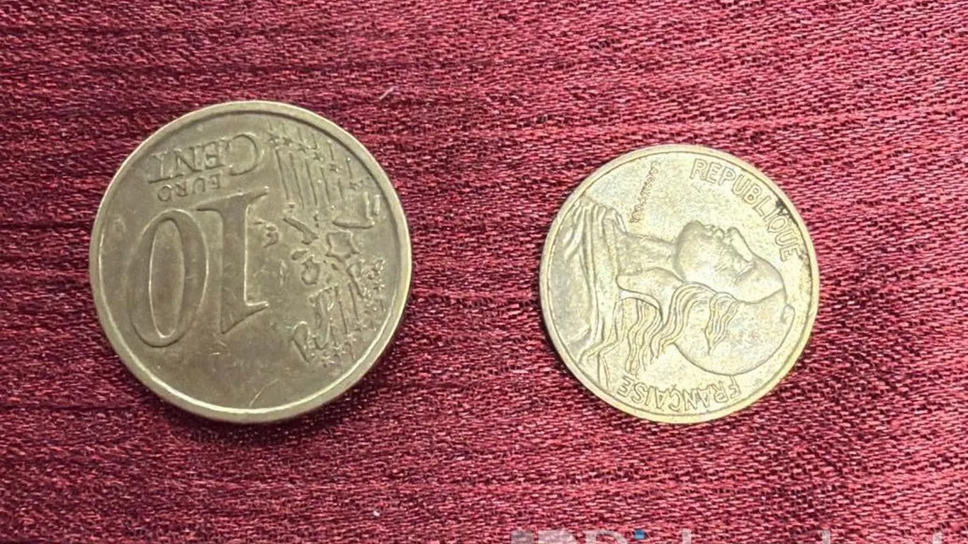 (1) FRENCH 5 CENTIMES AND (1) 10 EURO CENT COIN