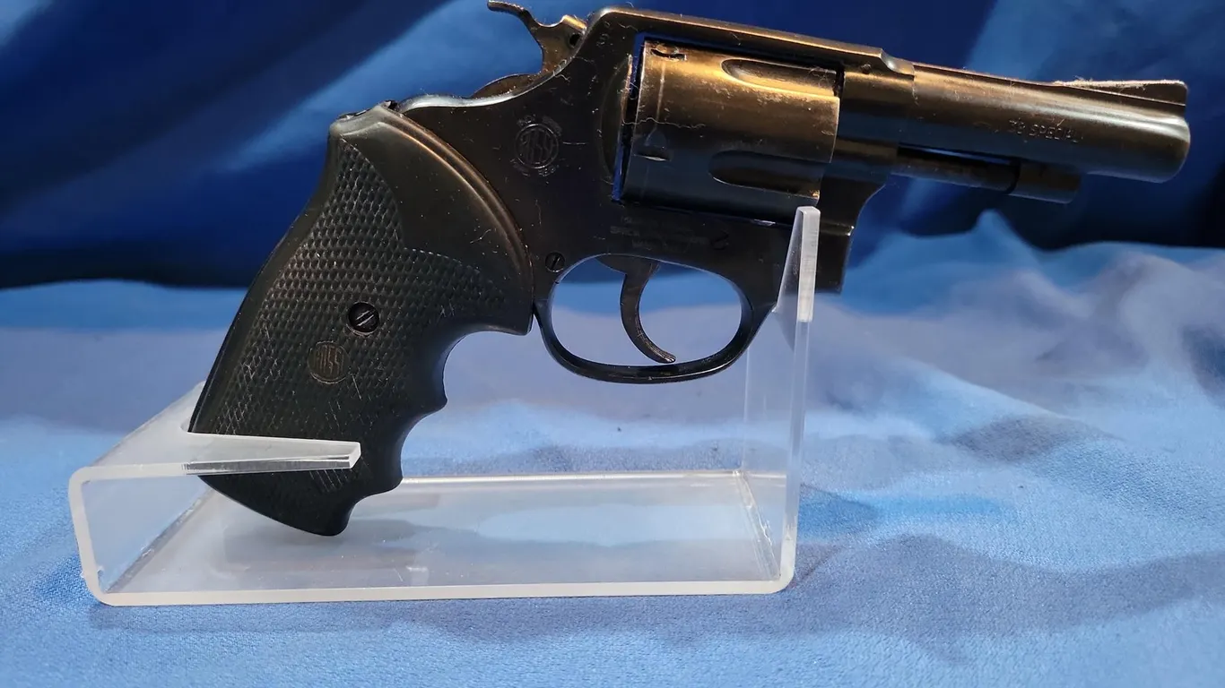 HANDGUN ROSSI MODEL 68 REVOLVER .38 SPECIAL, S/N: 143635