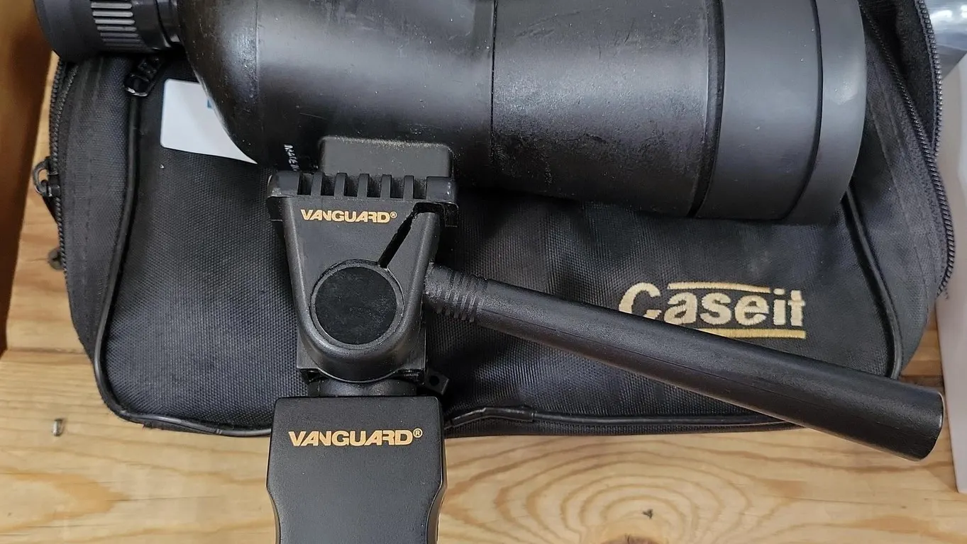 VANGUARD SPOTTING SCOPE W/CASE