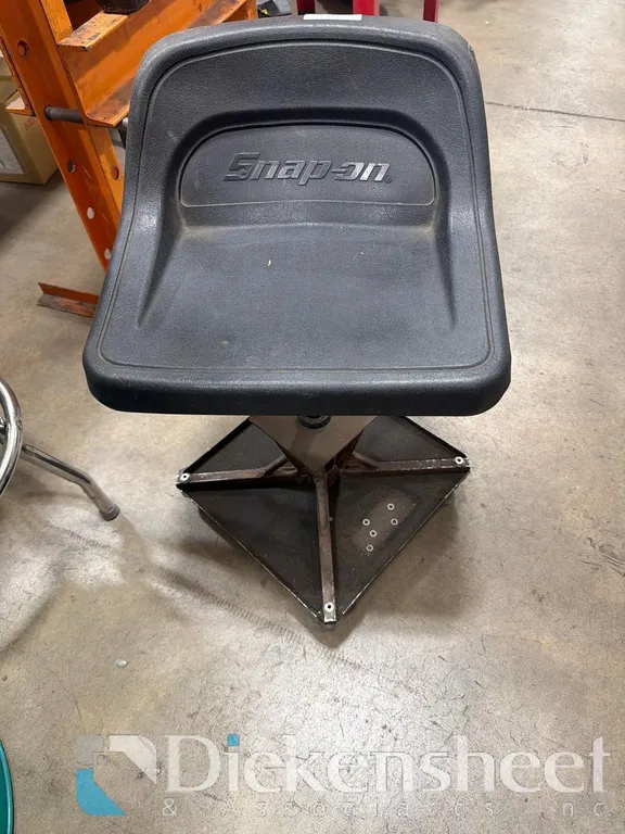 SNAP ON MECHANIC STOOL