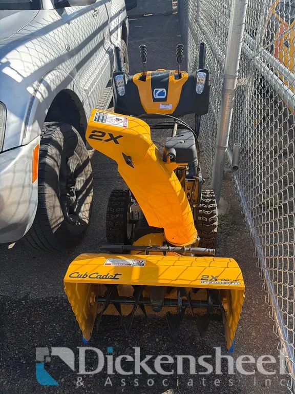 CLUB CADET SNOW BLOWER