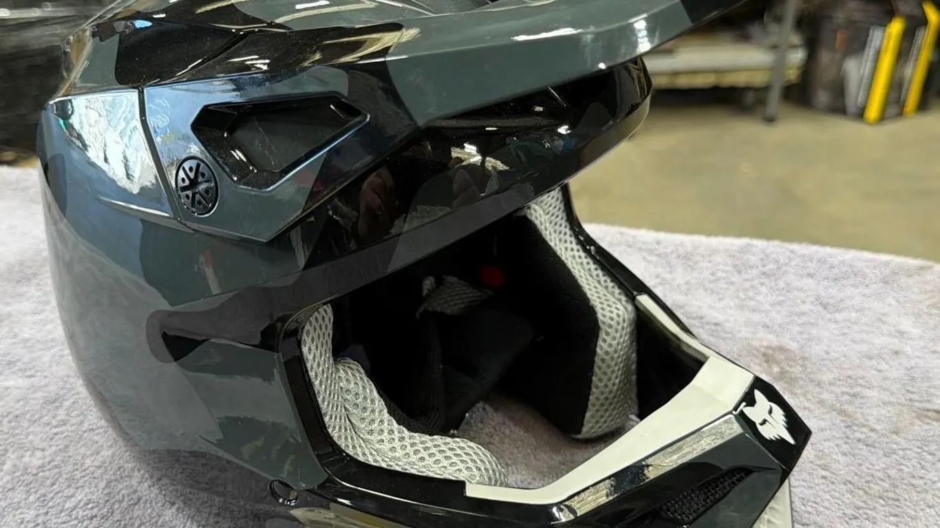 FOX RACING V1 BNKR MIPS YM HELMET