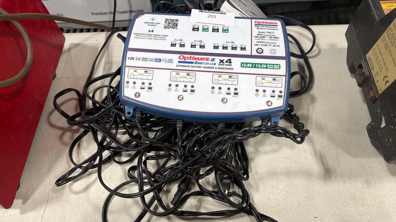 OPTIMATE 2 X4 MULTI STATION CHARGER