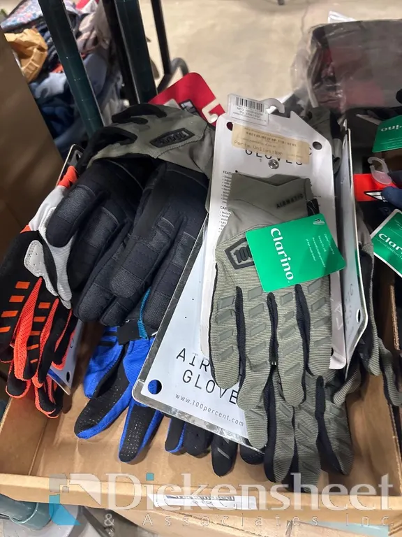 GLOVES FROM BRANDS LIKE CLARINA AND NORU