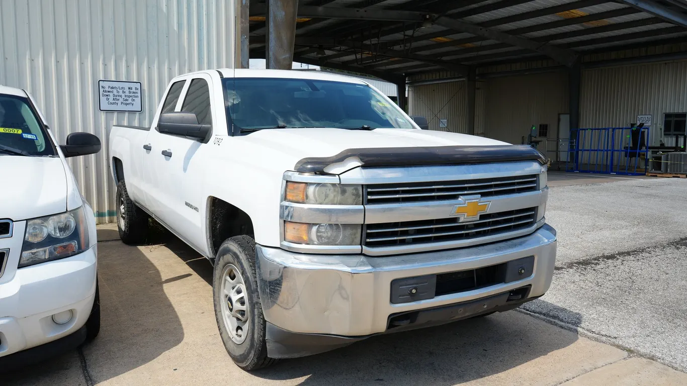 2015 Chevrolet Silverado 2500HD Crew Cab Pickup