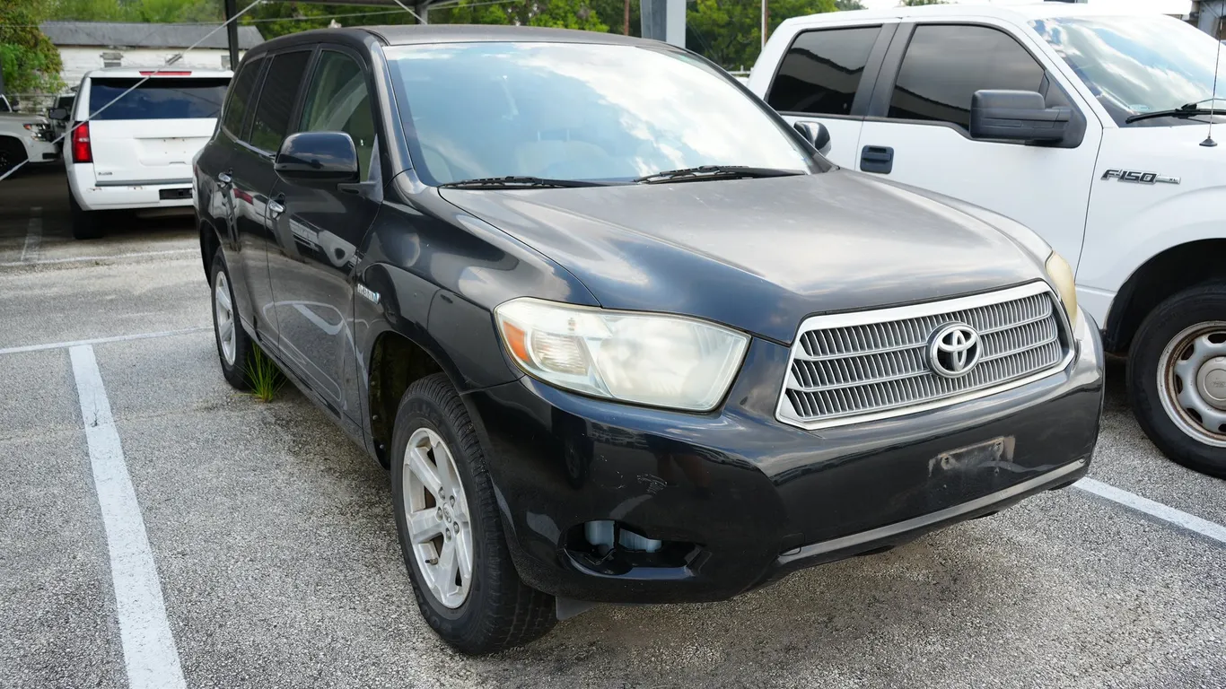 2010 Toyota Highland - Will Need to be Towed