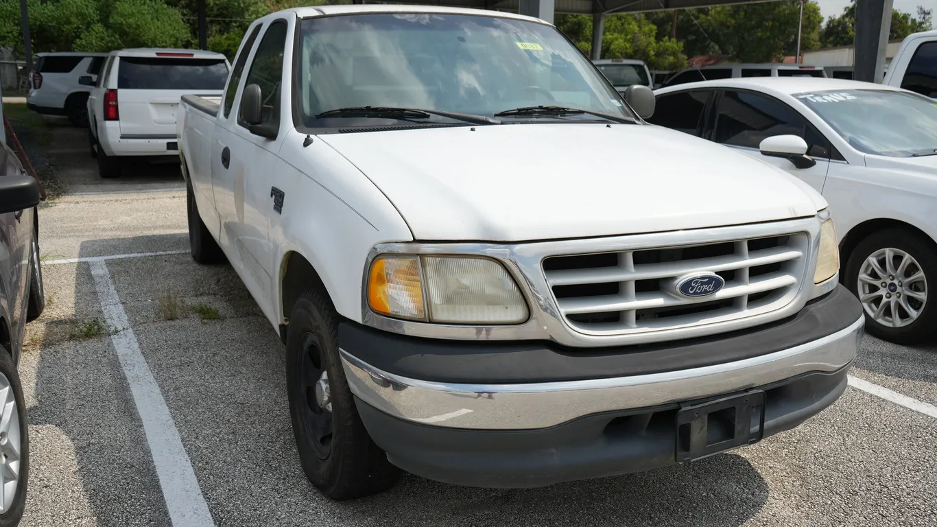 1999 Ford F150XL Extended Cab Pickup