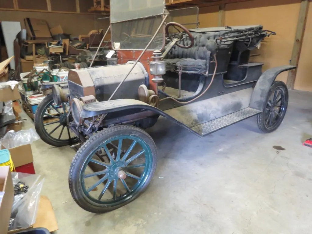 Nice 1910 Ford Model T Runabout