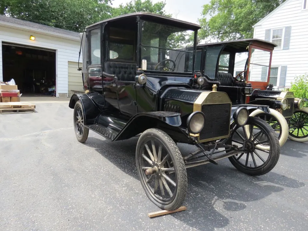 1915/16 Ford Model T Town Car