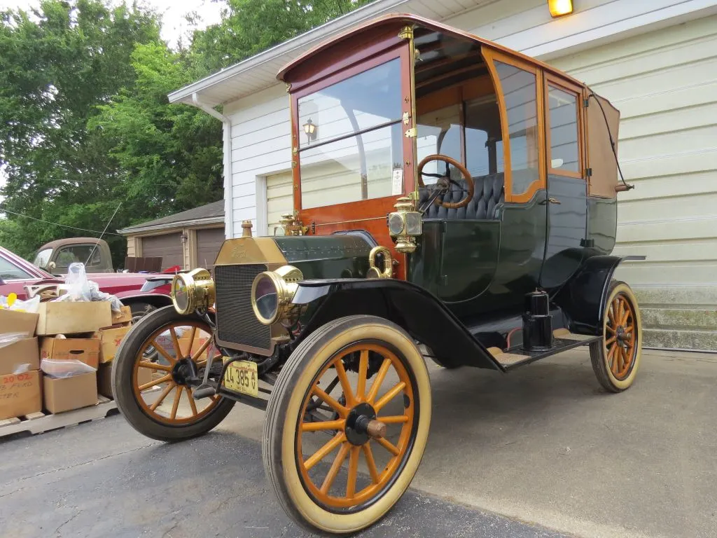 1914 Ford Model T Town Car