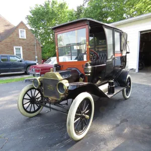 1914  Ford Model T Town Car