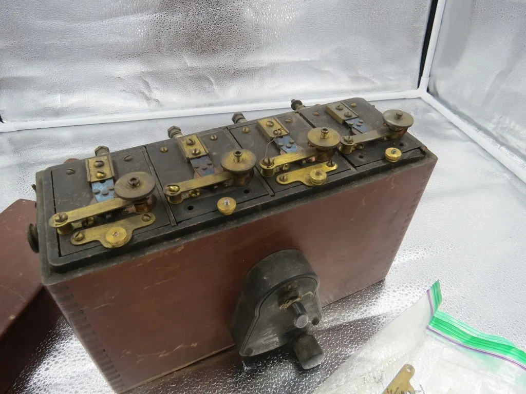 Jacobson-Brandow Coil Box