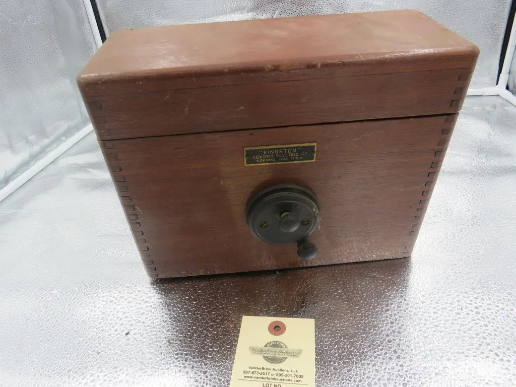 Kingston Coil Box