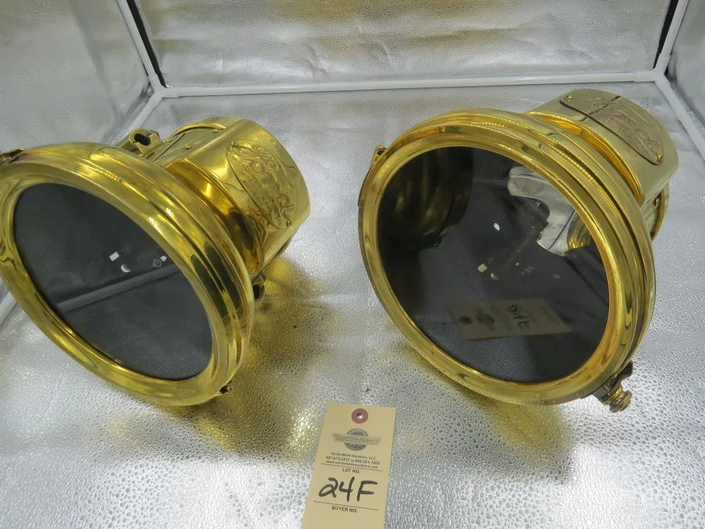 Pair of E+J Model 466 Headlights