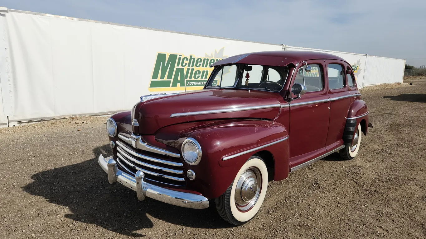 1948 Ford Super Deluxe