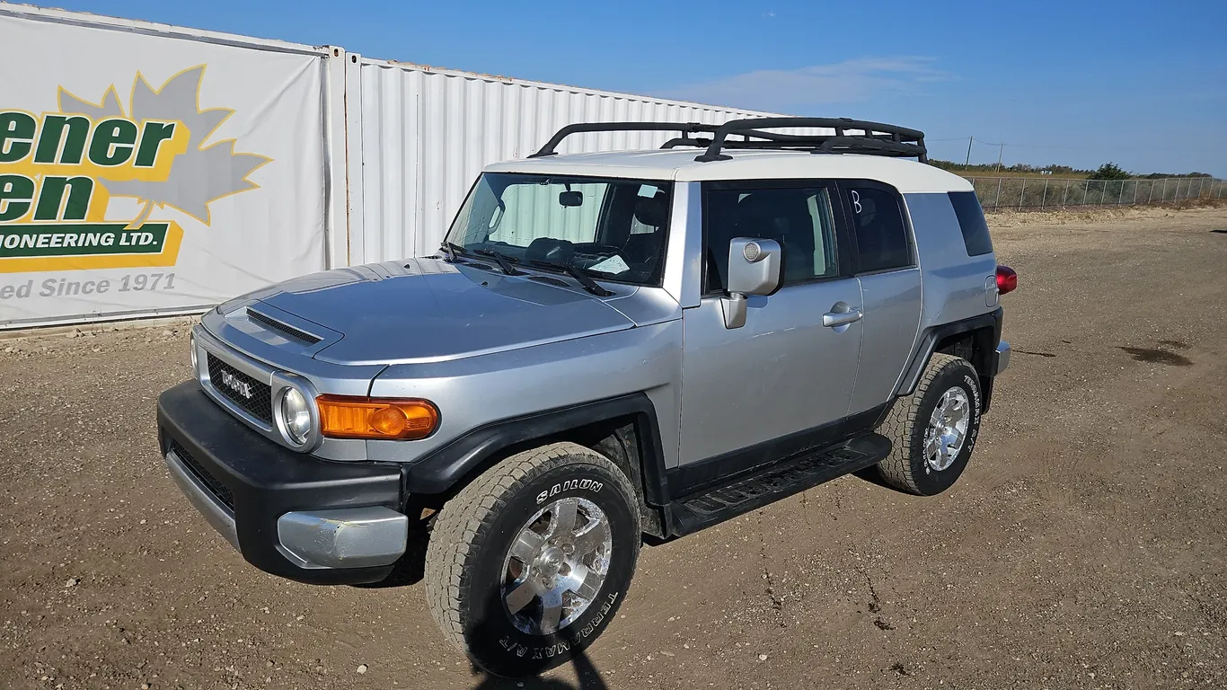 2007 Toyota FJ Cruiser 4dr SUV 4WD (4L V6 5A)